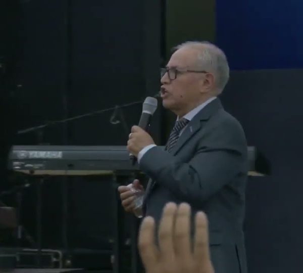 El Dios de paz os santifique – Apóstol Rene Santisteban